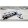 Image 4 : Kenworth tanker, semi truck and trailer - 17.5" silver cab