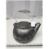 Image 1 : Cast iron kettle
