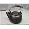 Image 3 : Cast iron kettle