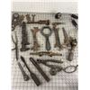 Image 1 : ANTIQUE TOOL LOT BULLET MOULD DRAW KNIFE WRENCHES ETC