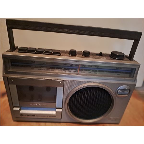 Vintage 1970’s Hitachi Portable Stereo Boombox Radio