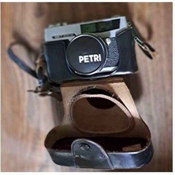 Vintage Petri 7s 35mm Film Rangefinder Camera with Case
