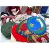 Image 3 : Box of House Christmas Décor