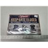 Image 1 : "Keep gate closed" tin sign - 12"x8"