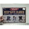 Image 2 : "Keep gate closed" tin sign - 12"x8"