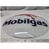 Image 2 : Reproduction, glass "Mobil Gas" gas globe lense - 13.5" across