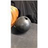 Image 2 : BRUNSWICK 10PIN BOWLING BALL WITH AMF CASE