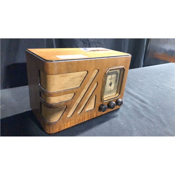 PHILCO 12" X 9" X 7"H WOOD RADIO