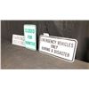Image 2 : 3 ASSORTED METAL HIGHWAY AND PARKING SIGNS