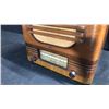 Image 2 : PHOWOLA 11" X 10" 7" WOODEN RADIO