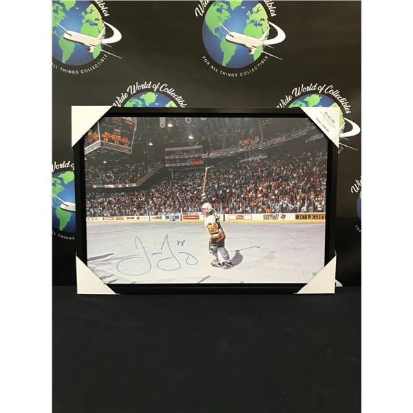 JAROMIR JAGR SIGNED AND CUSTOM FRAMED 22 X 29 CANVAS (FRAMEWORTH  COA)