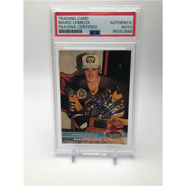 MARIO LEMIEUX SIGNED TOPPS STADIUM CLUB HOCKEY CARD (PSA AUTHENTIC)