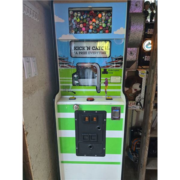 VINTAGE KICK N CATCH ARCADE GAME WORKING
