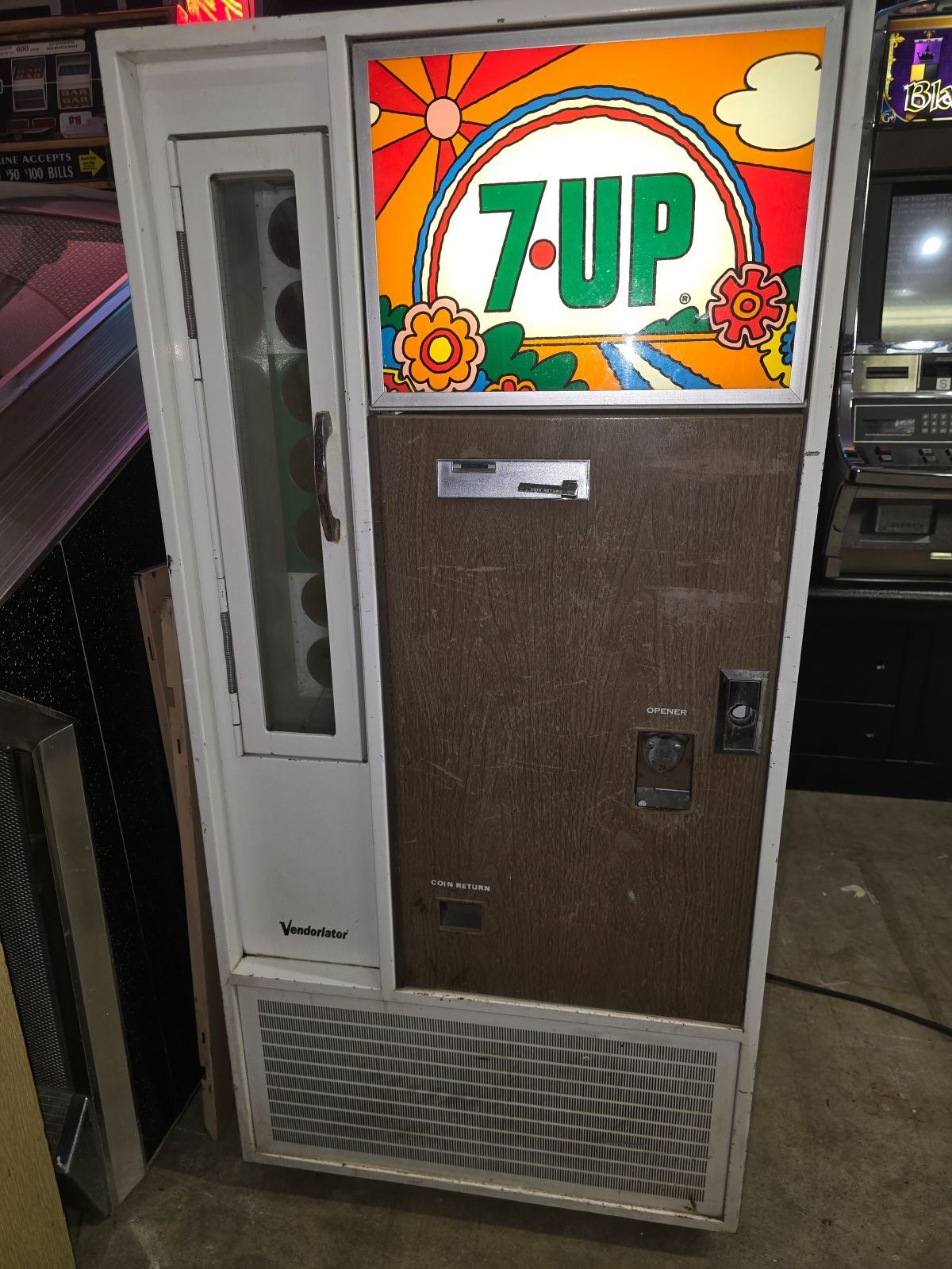 COMPLETE WORKING VINTAGE 7 UP POP MACHINE