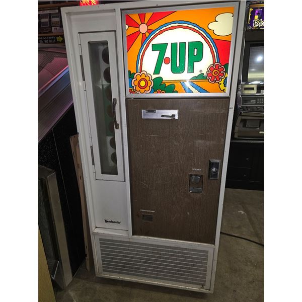 COMPLETE WORKING VINTAGE 7 UP POP MACHINE