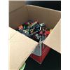 Image 2 : LOT OF 100 HOT WHEELS
