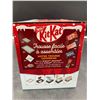 Image 2 : Nestle KitKat Holiday Cabin Kit with Smarties (829g)