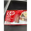 Image 3 : Nestle KitKat Holiday Cabin Kit with Smarties (829g)