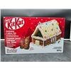 Image 1 : Nestle KitKat Holiday Cabin Kit with Smarties (829g)