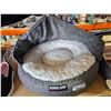 Image 1 : Kirkland Covered Pet Bed - 22x22"