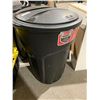 Image 1 : Rubbermaid Roughneck Garbage Bin With Lid 121L