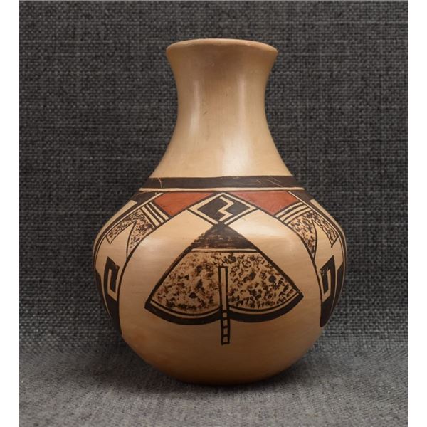 HOPI POTTERY VASE (DARLENE NAMPEYO )