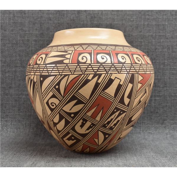 HOPI POTTERY VASE (VERONA SILAS)