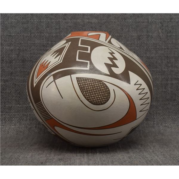 MATA ORTIZ POTTERY JAR (JUAN QUEZADA)