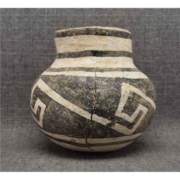 ANASAZI POTTERY JAR