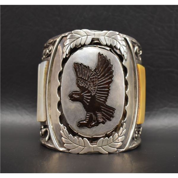 ZUNI BRACELET (J QUAM)