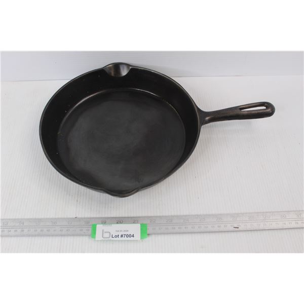 G.S.W.Castlays Ltd. Cast Iron Skillet No 9