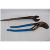 Image 2 : 1 1/2'' Spud Wrench, Large Pair Of Channel Locks