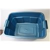 Image 2 : Rubbermaid Tote w/No Lid