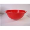 Image 4 : Set of (3) Red Pyrex Clear Bottom Mixing Bowls