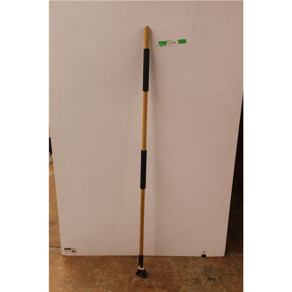 *Mastercraft Mop Handle 64''