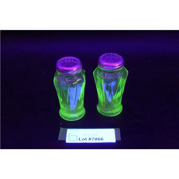 Hazel Atlas Uranium Glass Salt And Pepper Shakers, Art Deco Pattern