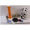 Image 1 : Lot: Glow in The Dark Stones, Manual Cow Hand Blender, Orange Drink Bottle, Press, Marbles, USB Car 