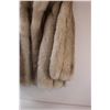 Image 4 : * Women's White Fox "Fur Town" Brand Fur Coat - Size 12