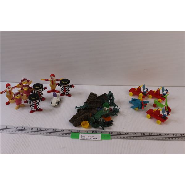 (5) Looney Toons Toy Figurines, (9) McDonalds Retro Happy Meal Toys, Assorted Army Toys