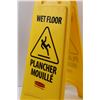 Image 2 : Rubbermaid Foldable "Caution Wet Floor" Sign - 25.5" x 11"