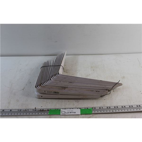 (18) White Shelf Brackets