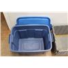 Image 7 : * Plastic Container and a Tote