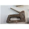 Image 7 : (3) Heavy Duty Staplers and Staples - Size from 1/2'' to 3/8''