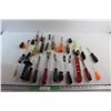 Image 1 : (10+) Screwdrivers, Spirit Level, Screw Extractors and Assorted Tools