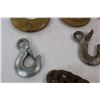Image 4 : (9) Different Sized Hooks/ Shackles