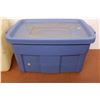 Image 5 : *(2) Rubbermaid Tubs (1) Missing Lid, Large Water Jug