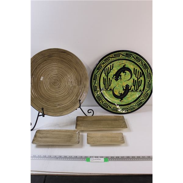 Serving Set: 16" Round Plate w/(3) Rectangle Plates & Lizard Aztec Pottery Wall Decor - 16"