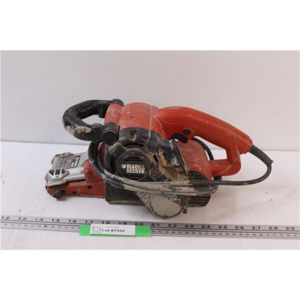 Black & Decker Belt Sander - Working