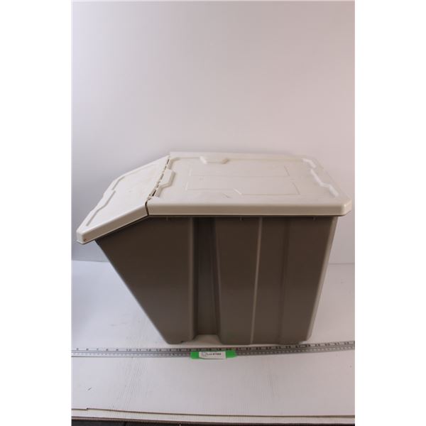 Stacking Bin Tote w/Lid - 60 Litre