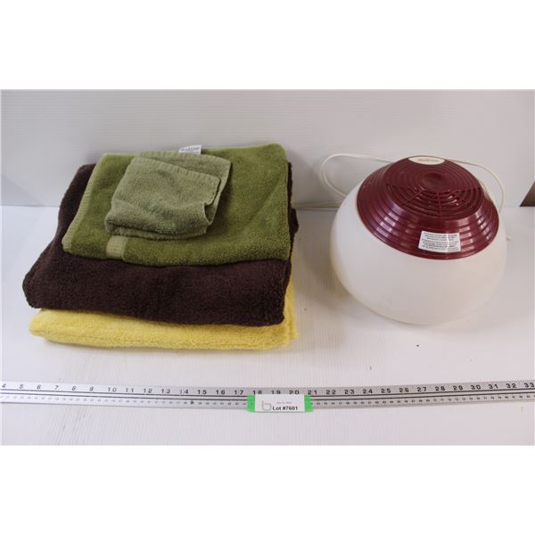 (4)Towels - Various Sizes & Sunbeam Vaporizer, as is